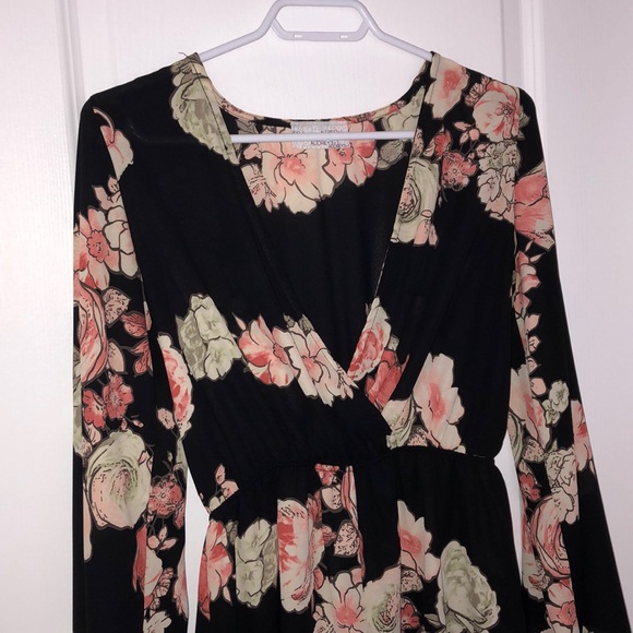 V Neck Romper - Picture 2 of 2